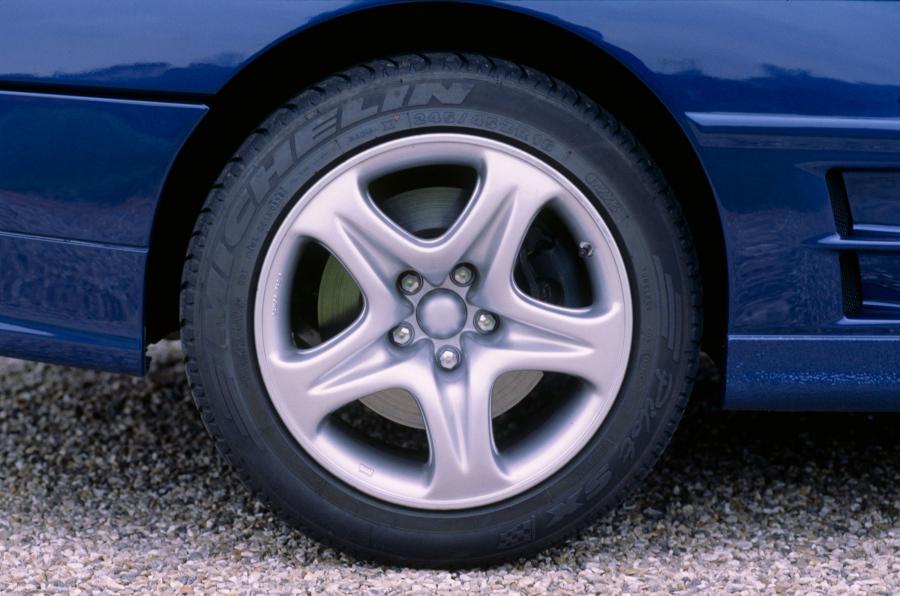 Колеса Renault Alpine A610 1991 года  (фото 11 из 17)